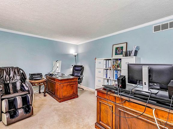3rd image of 9017 Symmes Hill Ct