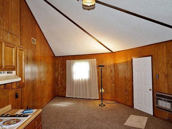 5th image of 128 Glosser Ln