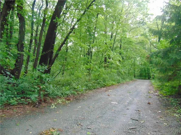 24 Woods Ln, Barto, PA 19504