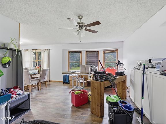 4th image of 1701 Hickory Hills Dr