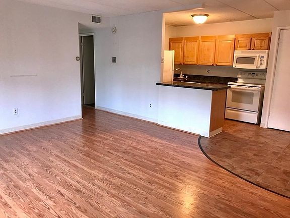 4th image of 298 Commercial St APT 23