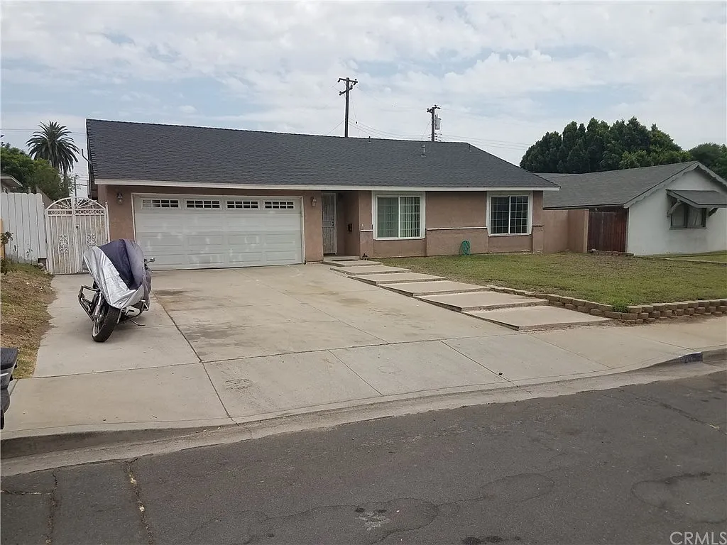 2480 Logan St photo 1