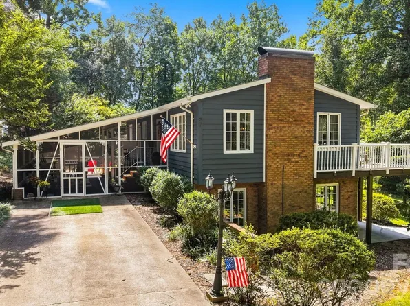 37 Home Place Ln, Hickory, NC 28601