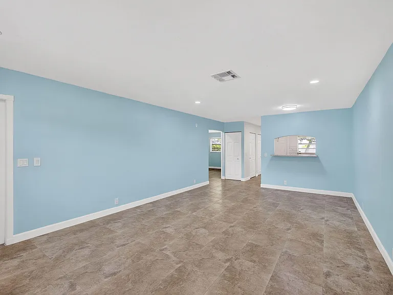 9484 Sun Ct — Photo 7