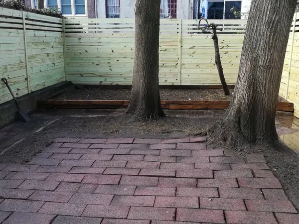 182 Carlton Avenue image 1 of 7