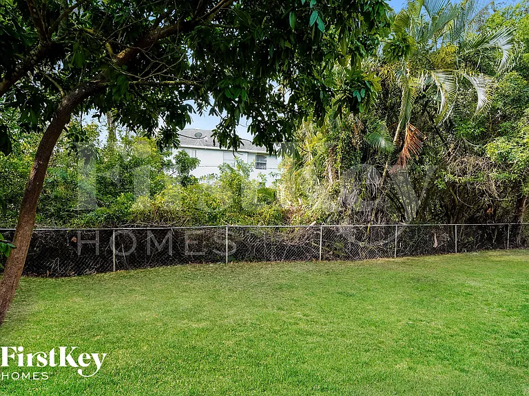 9096 Frank Rd — Photo 15