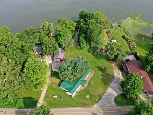 13687 County Road 100, Lakeville, OH 44638