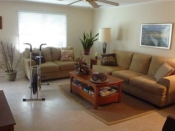 4th image of 929 N Beachview Dr