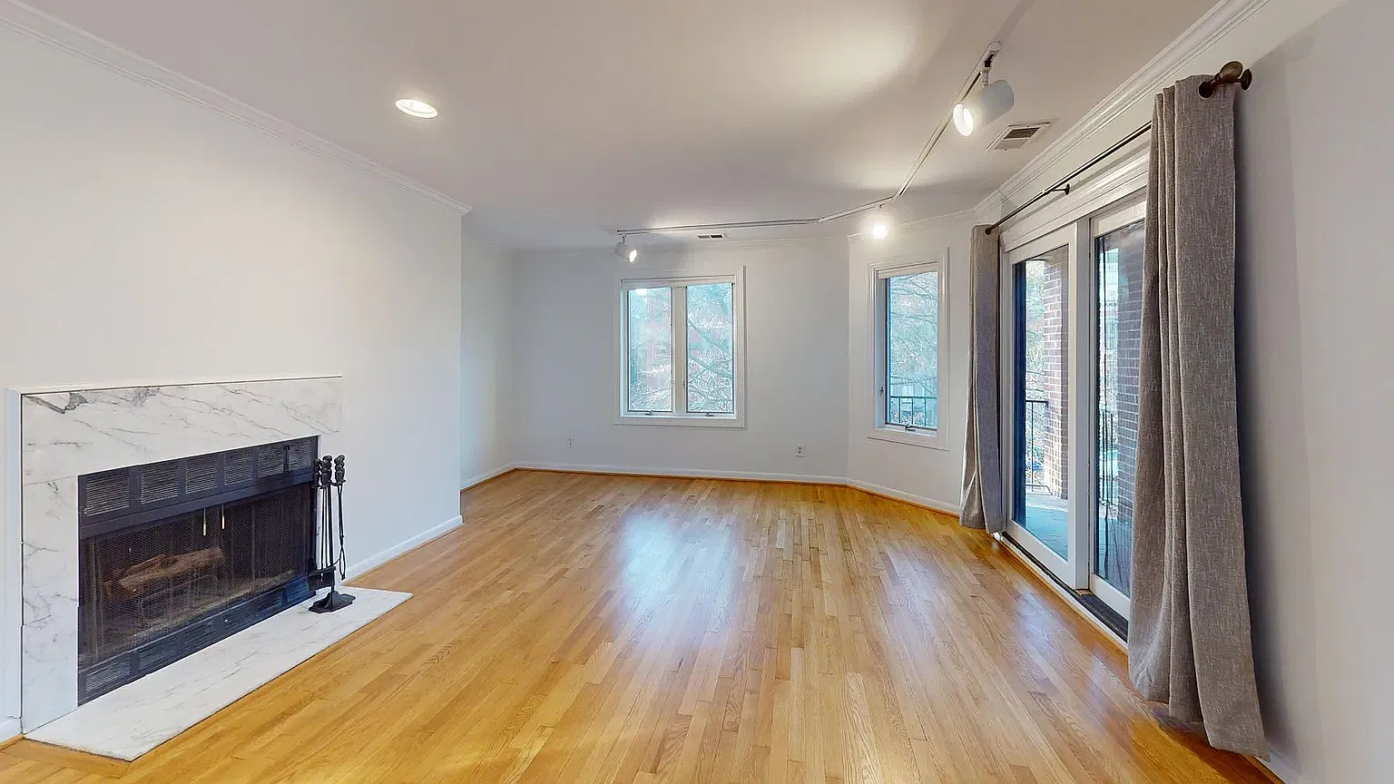 2 bed, 1126 sqft, $4,230 — Photo 2