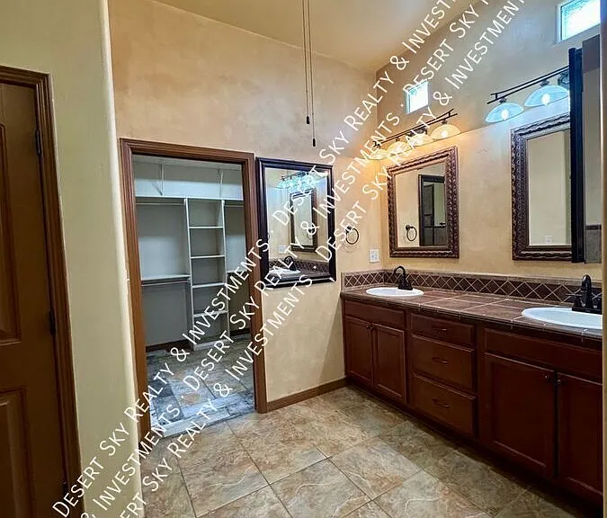 4328 Calle Amarilla — Photo 14