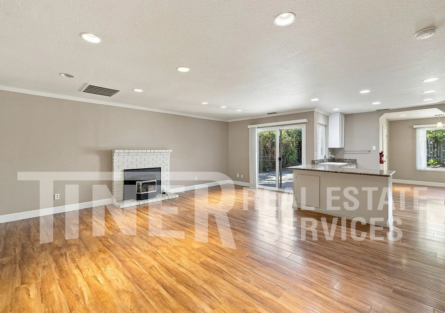 639 Flower Drive - Tier 2 - Folsom's Hidden Garden Oasis — Photo 2