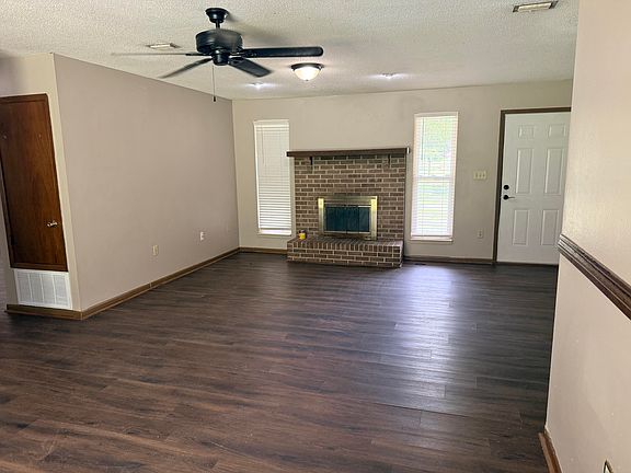 2nd image of 754 Ridge Lake Rd