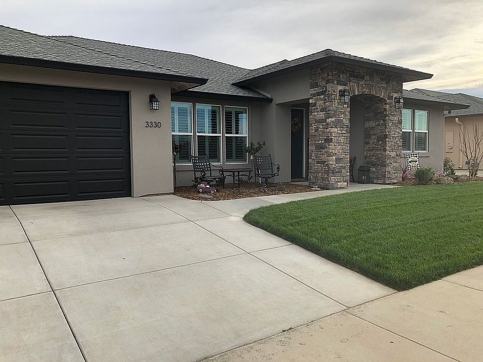 2nd image of 3330 Mammoth Lakes Dr