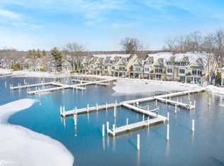 17525 N Fruitport Rd, Spring Lake, MI 49456