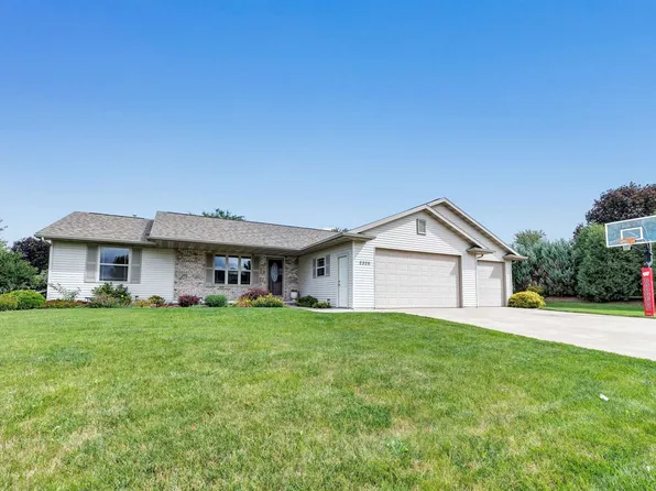 2326 Olde Country Cir, Kaukauna, WI 54130