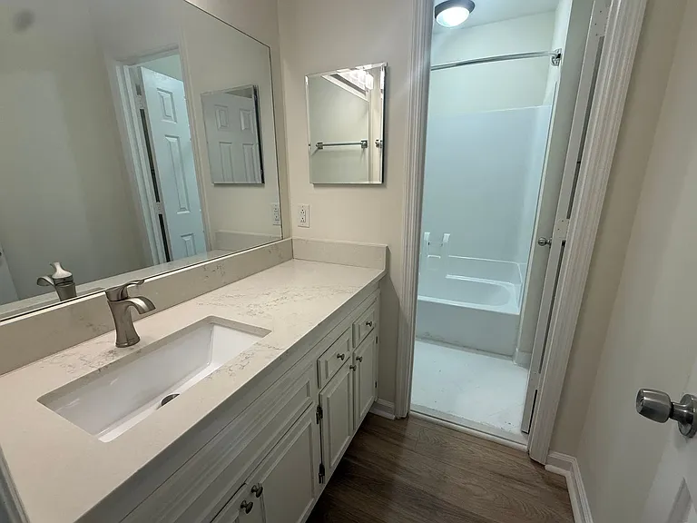 2135 Acklen Ave #8 — Photo 20