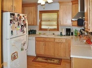 2972 Redwine Rd, East Point, GA 30344