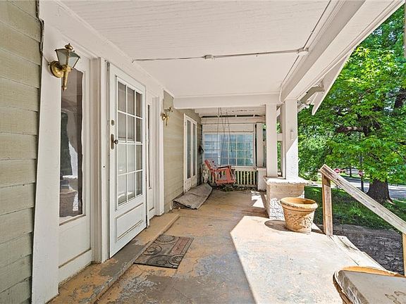 4th image of 5604 Holmes St