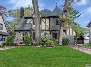 13 Nancy Blvd, Merrick, NY 11566