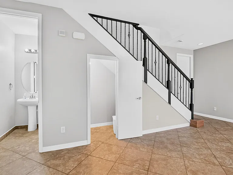 121 N K St #D — Photo 10
