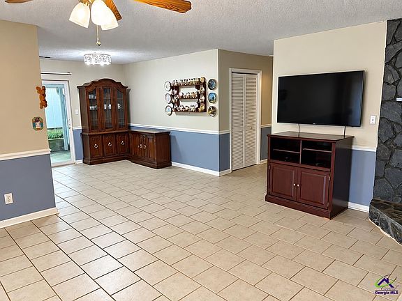 5th image of 121 Pleasant Hill Ct