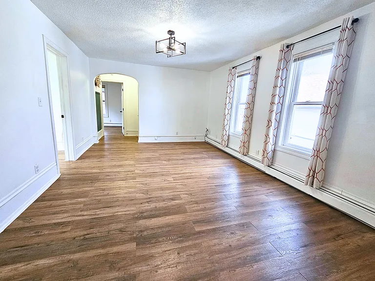 304 12th Ave NE #2 — Photo 7