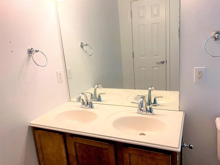 4611 Pin Oak Creek Ln — Photo 18
