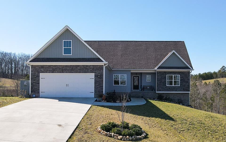 1st image of 319 Talons Dr