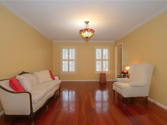 2nd image of 2035 Kensington Ct SW