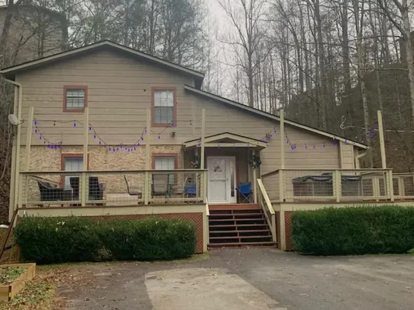 832 Morton Dr, Gatlinburg, TN 37738