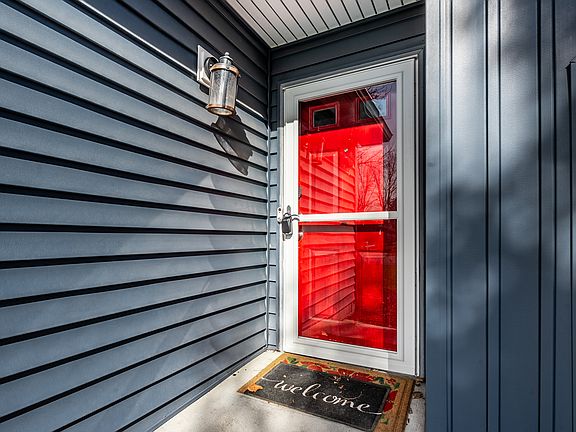 4th image of 8156 Old Prairie Ct