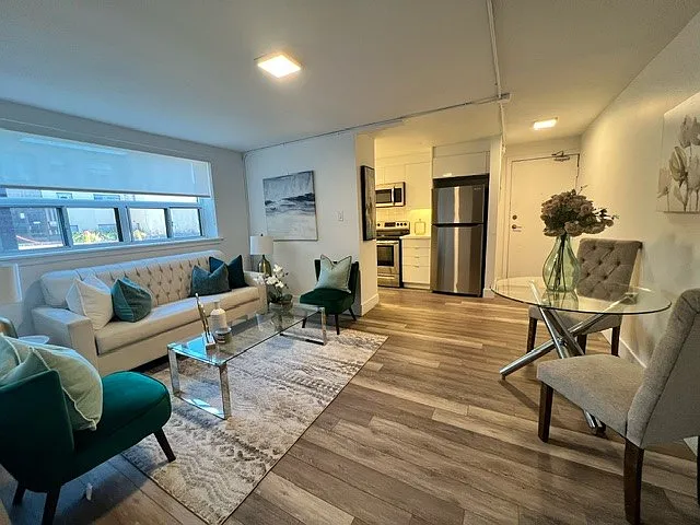 1051 Victoria Park Ave — Photo 7