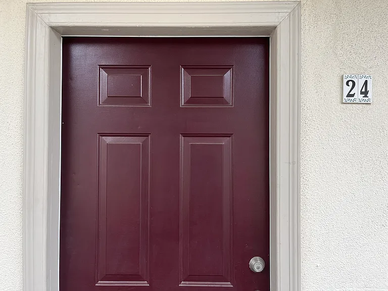 Tuscany Apartments — Photo 18