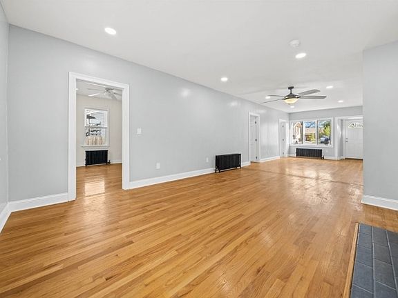 3rd image of 107 Pomona Ave