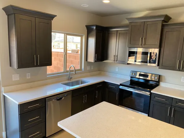 Red Mountain Vista Town Home, 648 S Malorie Way, Ivins, UT 84738
