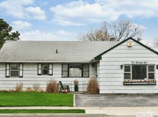 206 Gibson Blvd, Valley Stream, NY 11581