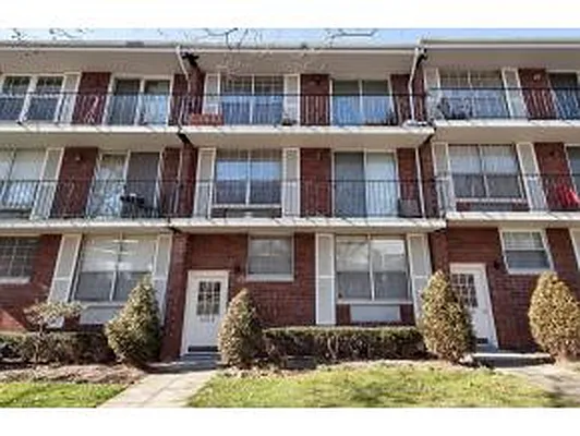 Sold by Calabrese Real Estate | media 32