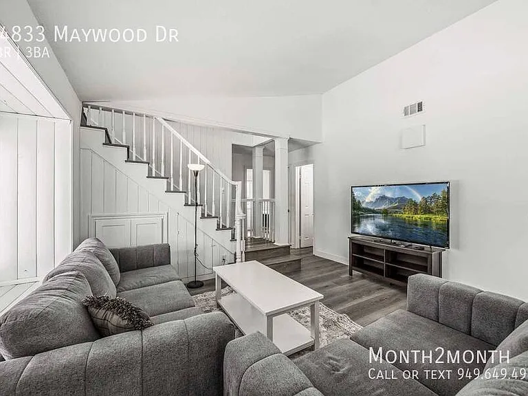 14833 Maywood Dr — Photo 2