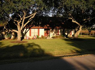 5411 Rancho Dr, Needville, TX 77461