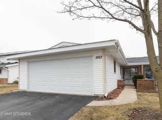 1067 Shannock Ln #21D, Schaumburg, IL 60193