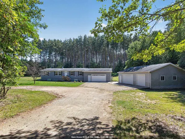 W4877 Chicago Dr, Redgranite, WI 54970