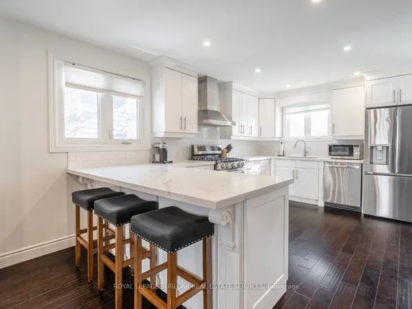 5042 Brady Ave, Burlington, ON L7L 3X6