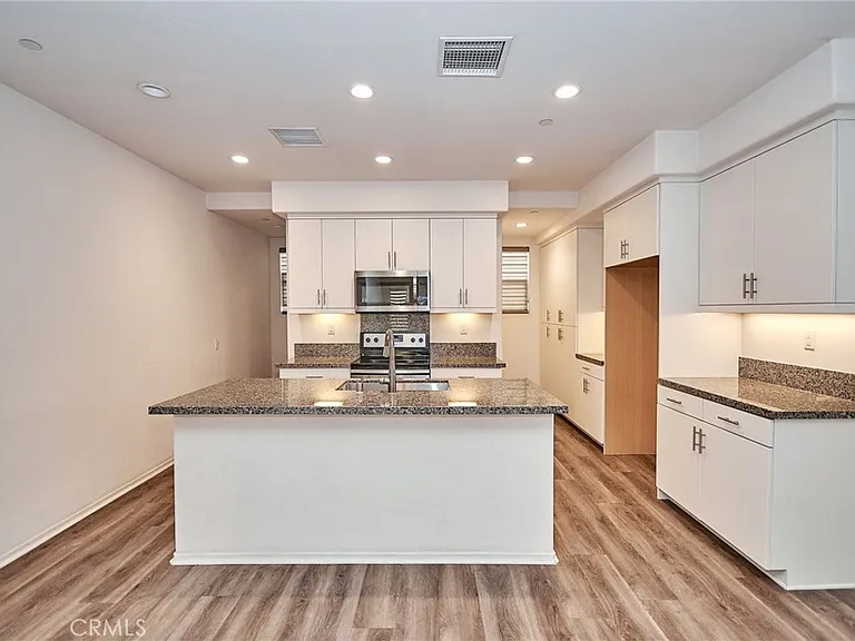 5931 Spring St — Photo 12