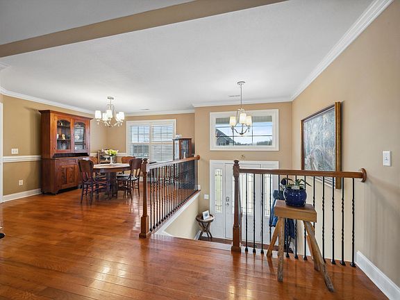 4th image of 7149 Brady Dr