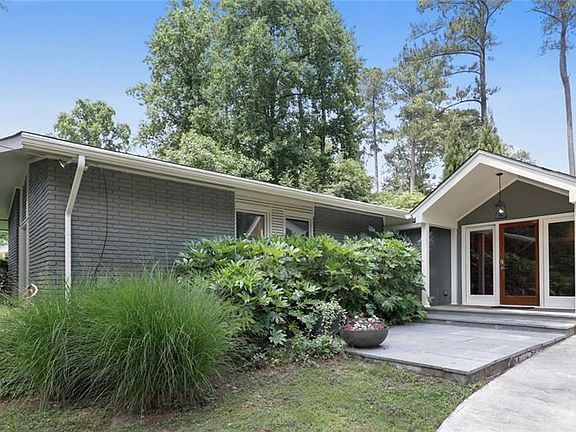 2nd image of 2109 Heritage Dr