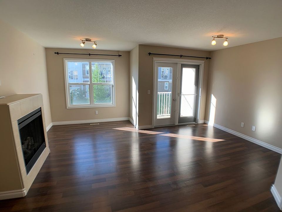 1st image of 180 Riverstone Rdg #30