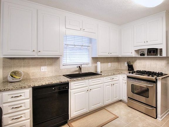 5th image of 3469 Dunn St SE