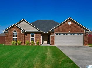 102 Deer Path Ct, New Market, AL 35761