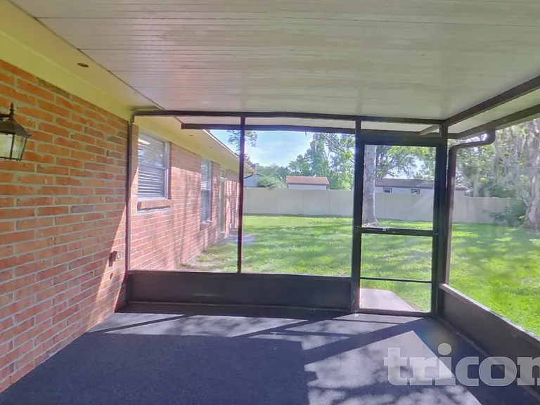 1715 Farm Way — Photo 13