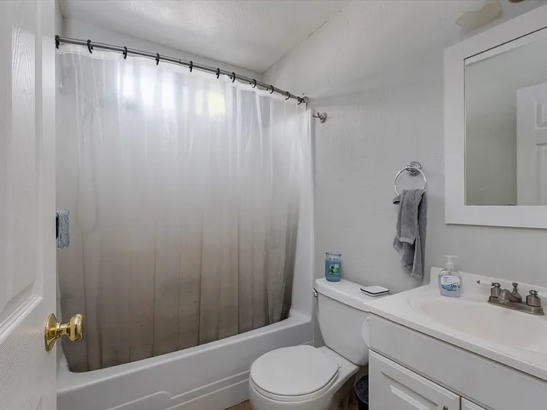 315 Hickory St — Photo 1
